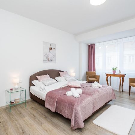 Perla Hradce 302 Daire Hradec Králové Dış mekan fotoğraf
