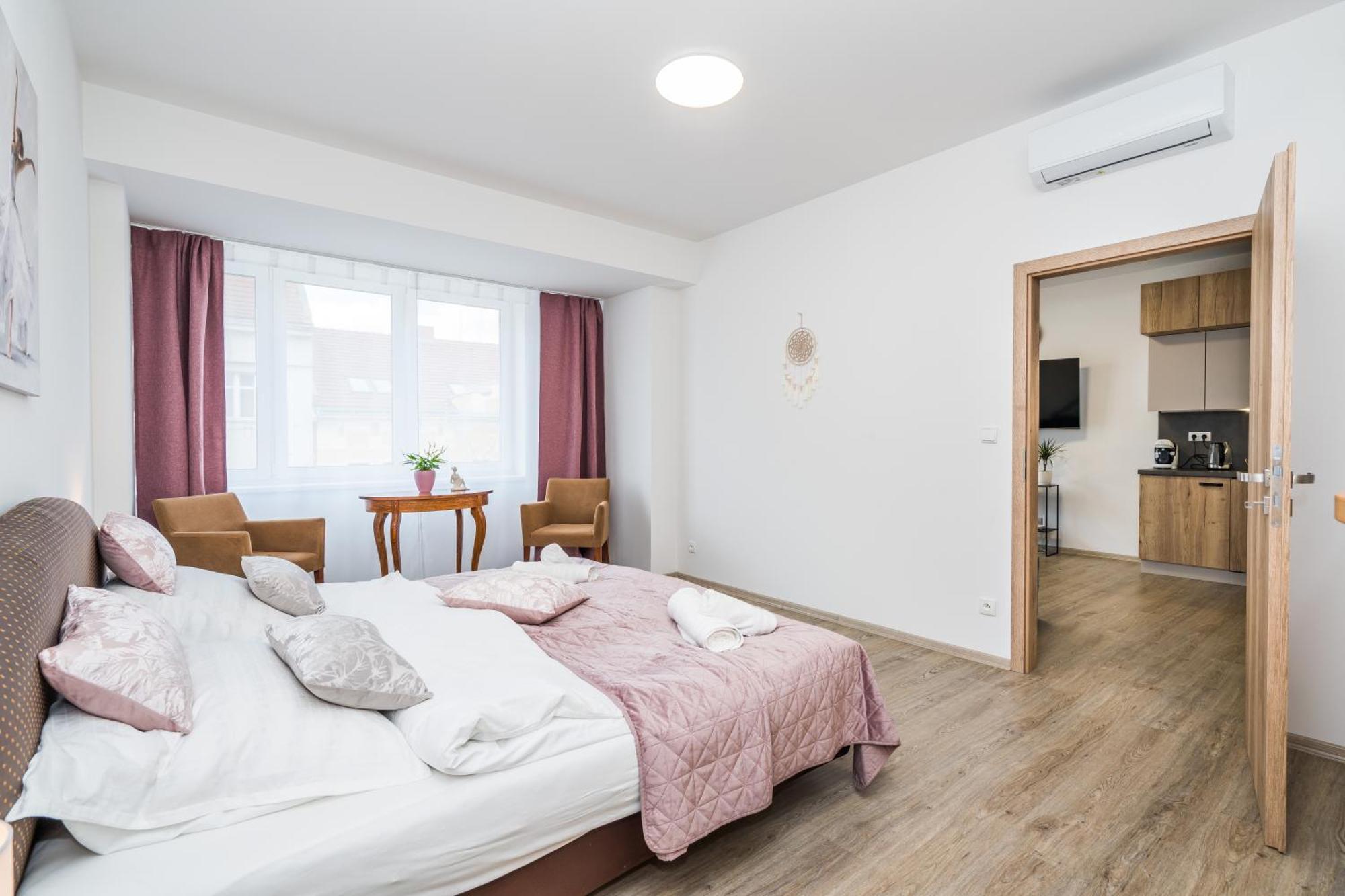 Perla Hradce 302 Daire Hradec Králové Dış mekan fotoğraf