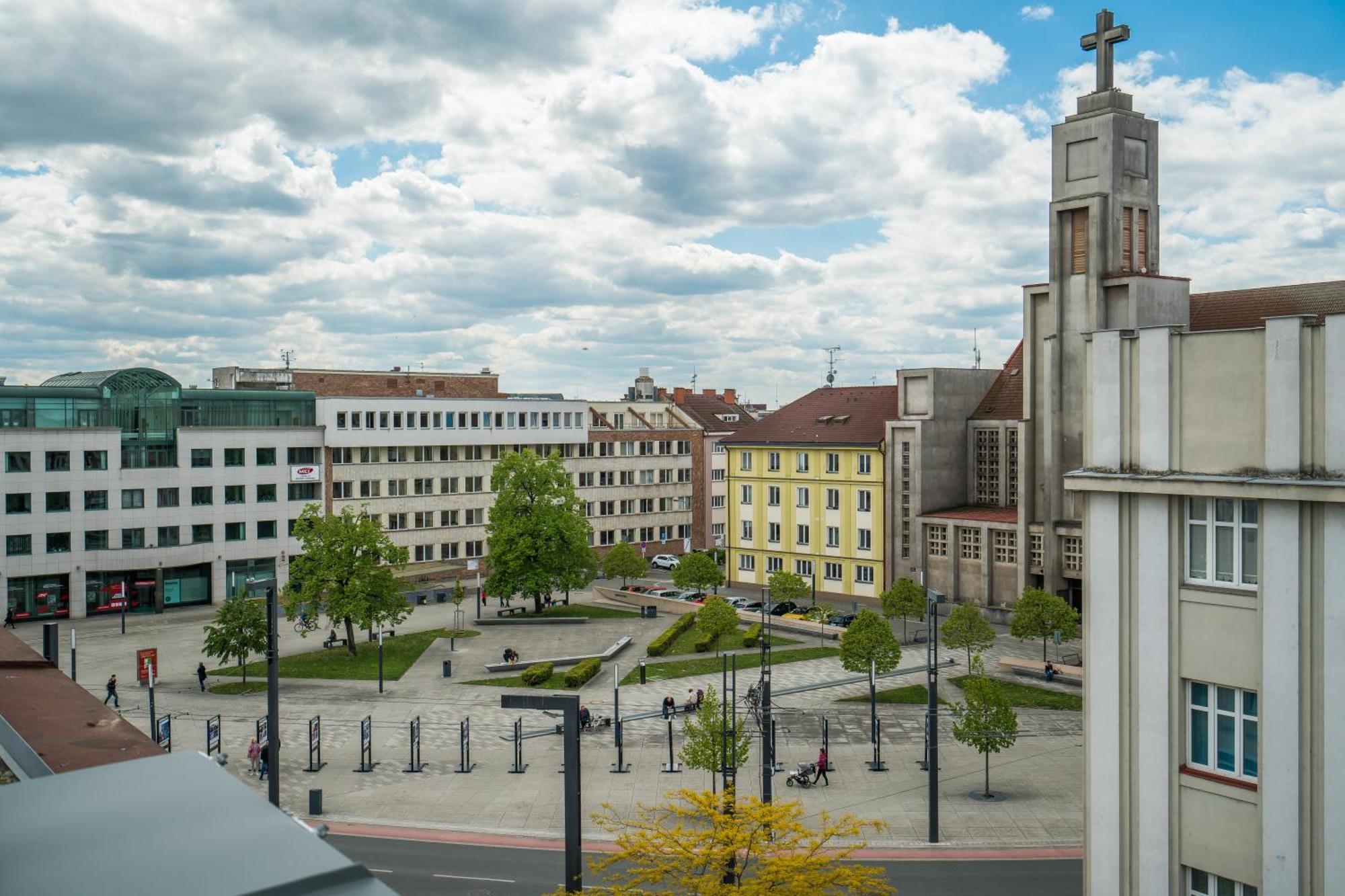 Perla Hradce 302 Daire Hradec Králové Dış mekan fotoğraf